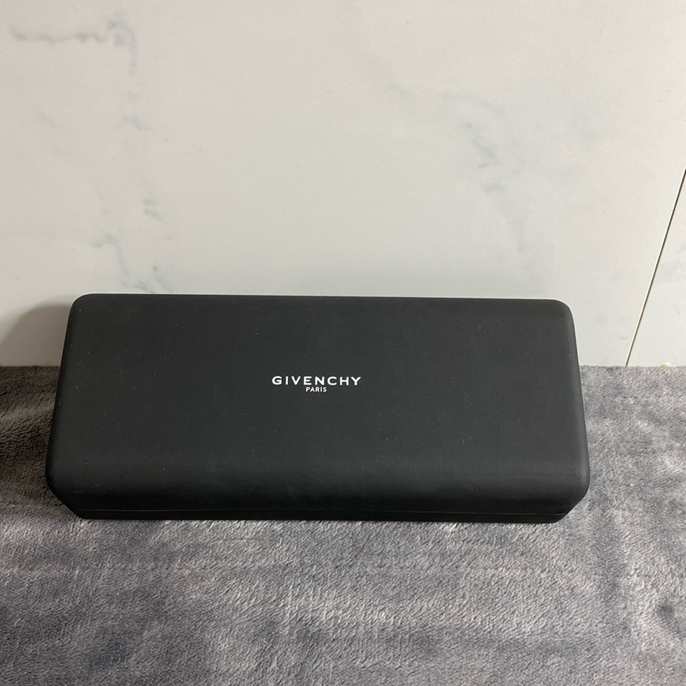 New authentic givenchy case